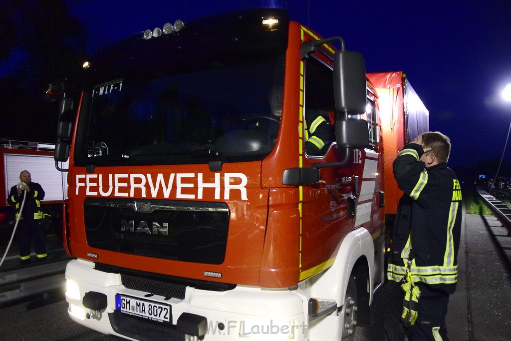 VU Gefahrgut LKW umgestuerzt A 4 Rich Koeln Hoehe AS Gummersbach P616.JPG - Miklos Laubert